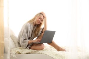 computer laptop bedroom
